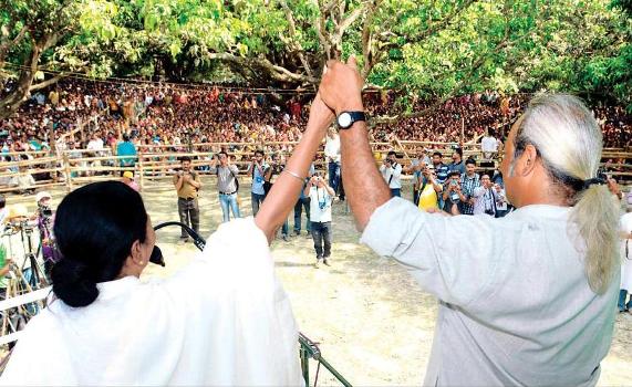 Trinamool Chairperson urges the people of Malda to put an end to Congress zamindari