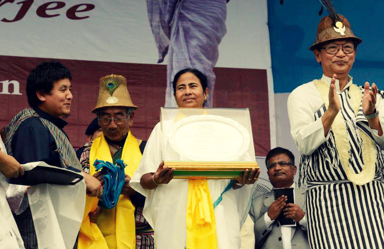 Mamata Banerjee overwhelmed at the warmth of the people of the Hills Mamata Banerjee overwhelmed at the warmth of the people of the Hills