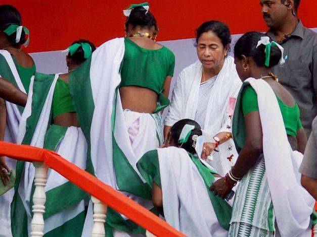 WB CM Mamata Banerjee helps tribal kids live dreams