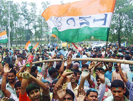 Trinamool observes Dhikkar Diwas against politics of violence by CPM
