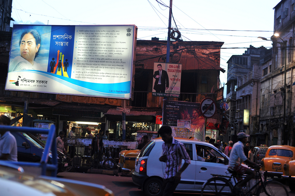 Giant LED screens to showcase Govt projects in different parts of Kolkata and districts Giant LED screens to showcase Govt projects in different parts of Kolkata and districts