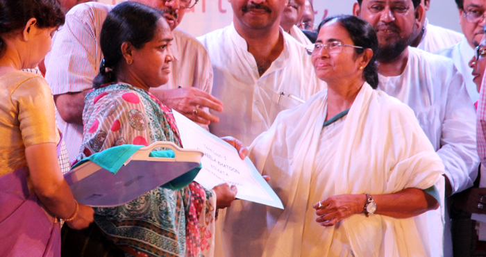 WB CM writes to PM on scholarships for minority students
