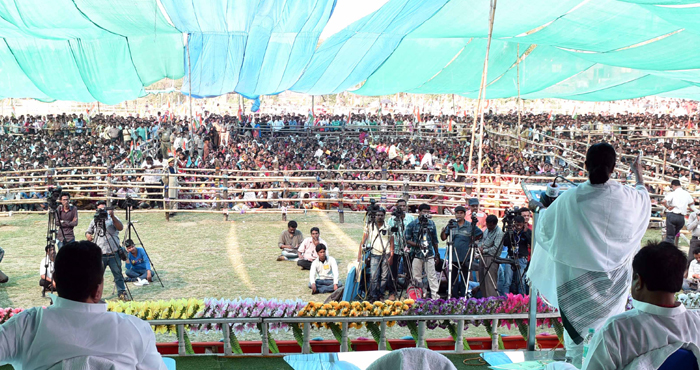 Mamata Banerjee slams ‘rainbow alliance’ at Murshidabad