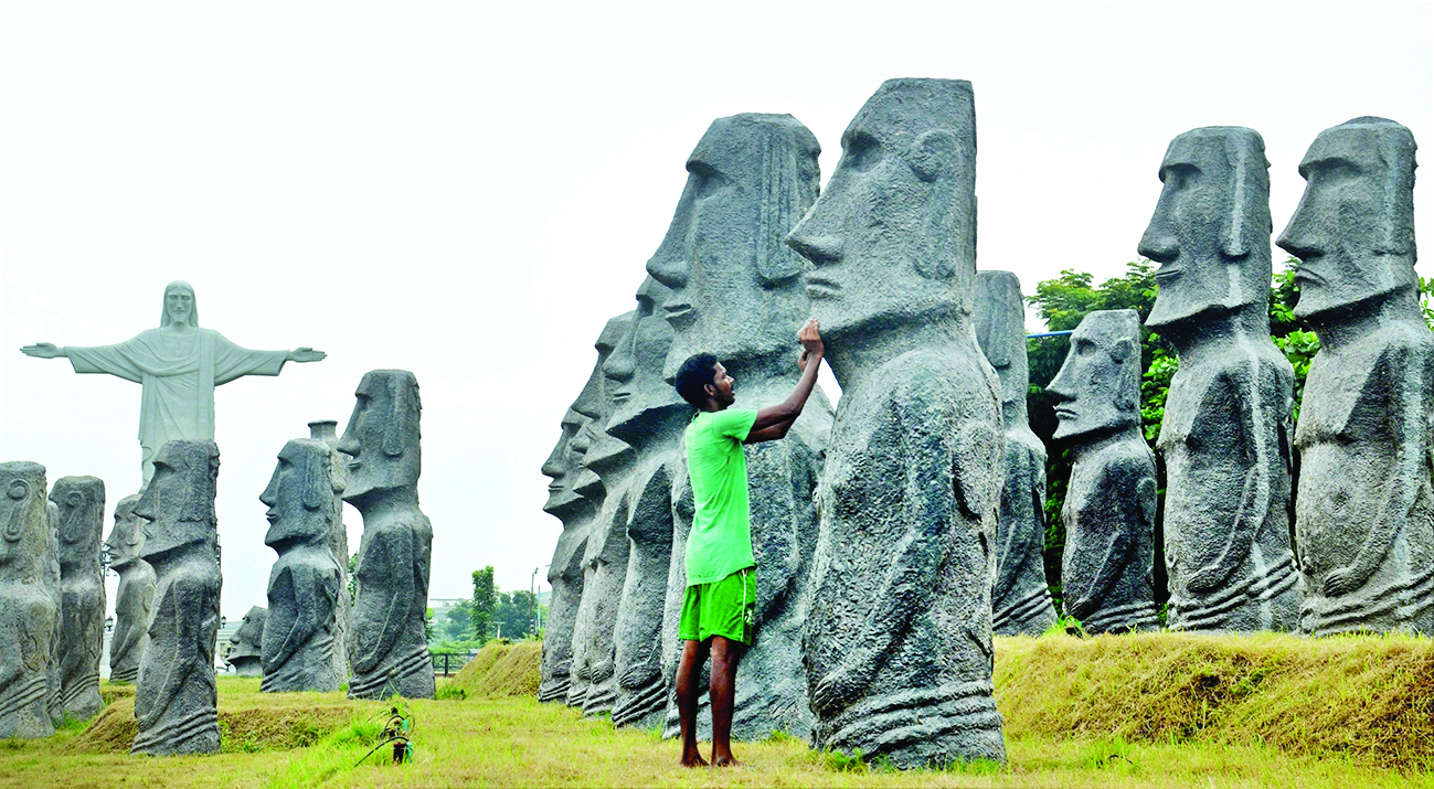 Replicas of ‘Seven Wonders of the World’ inaugurated at Eco Park Replicas of ‘Seven Wonders of the World’ inaugurated at Eco Park