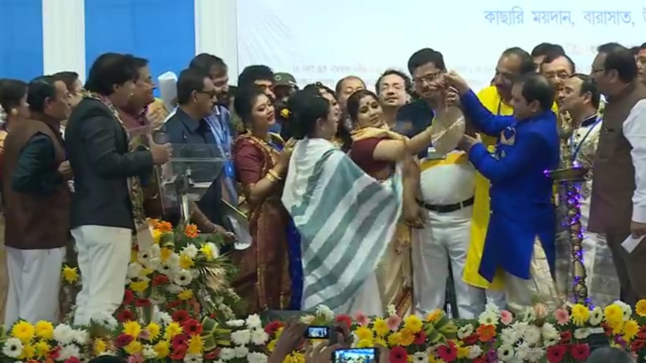 One-time grant to jatra artistes increased to Rs 15,000: CM