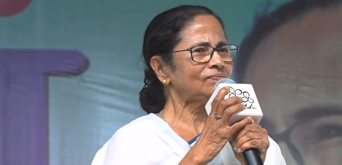 Modi a bad influence on young minds: Mamata Banerjee at Santuri