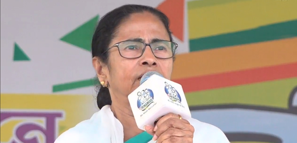 How much money did the ‘tolabaj’ Modi mop up through demonetisation?: Mamata Banerjee asks at Kotulpur