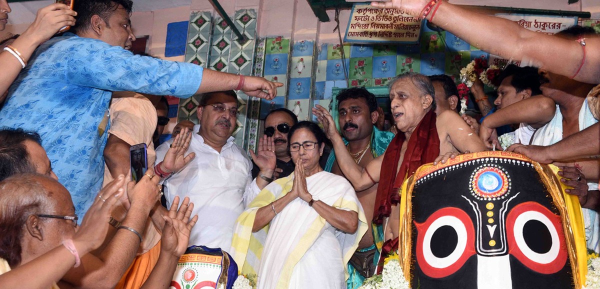 Mamata Banerjee attends Rath Yatra festivals at Kolkata and Mahesh