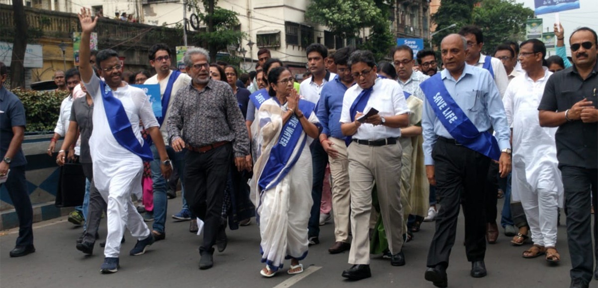 Mamata Banerjee walks to raise awareness about water conservation Mamata Banerjee walks to raise awareness about water conservation
