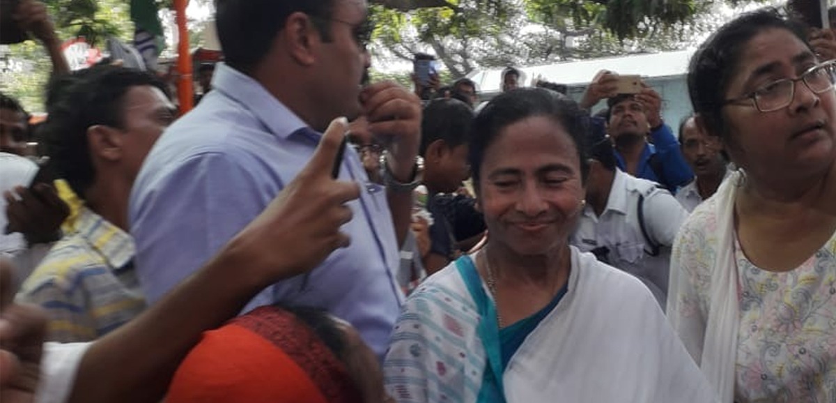 Didi visits INTTUC hunger strike mancha